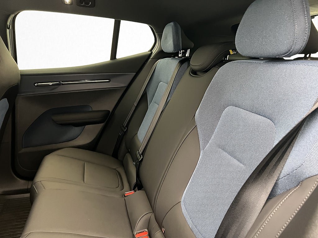 Vehicle Image 27