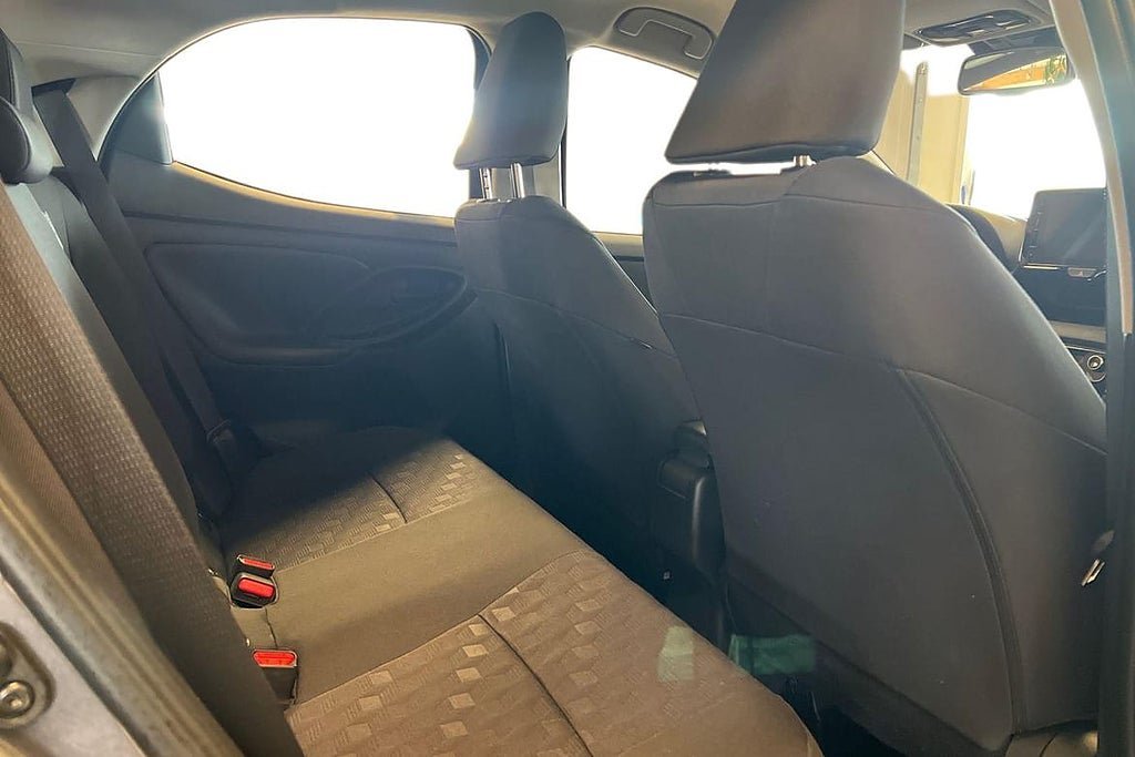 Vehicle Image 9