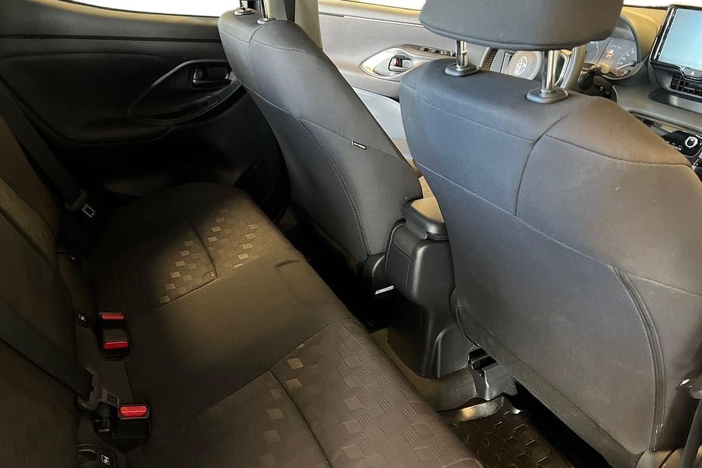 Vehicle Image 9