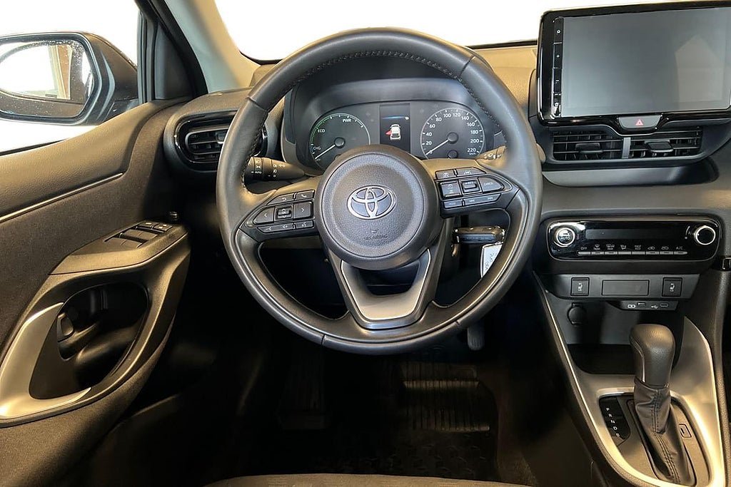 Vehicle Image 11