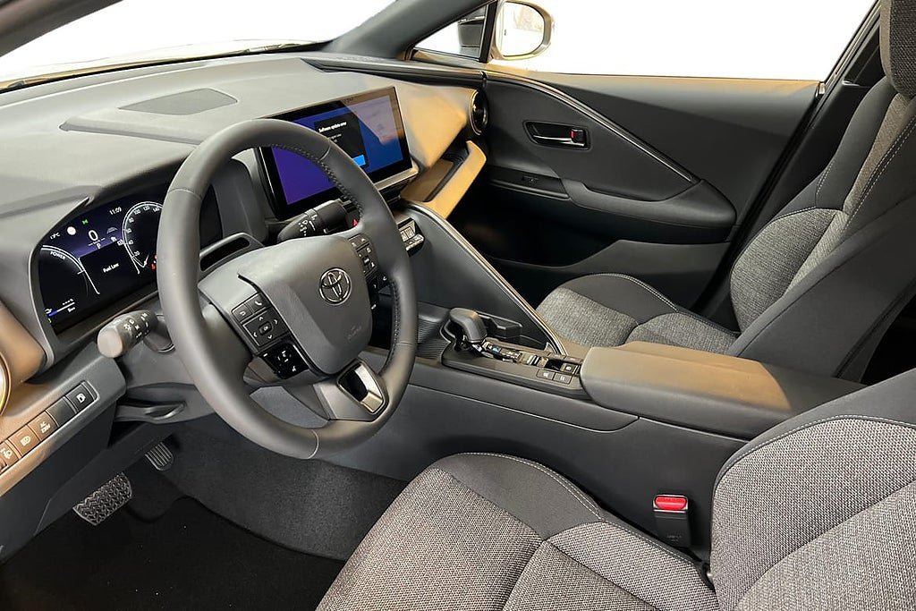 Vehicle Image 12