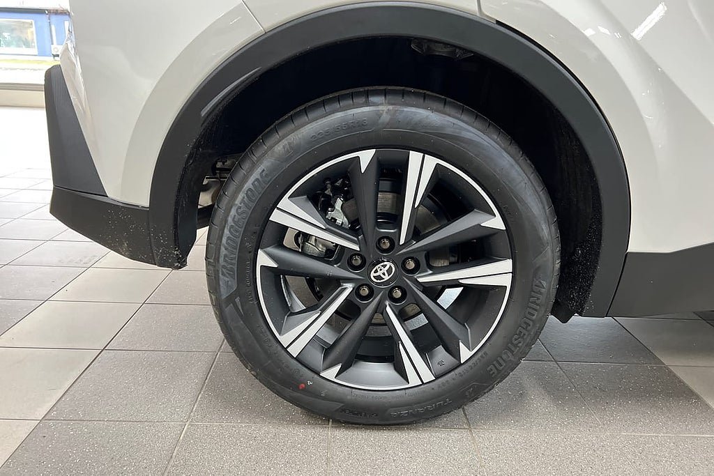 Vehicle Image 15