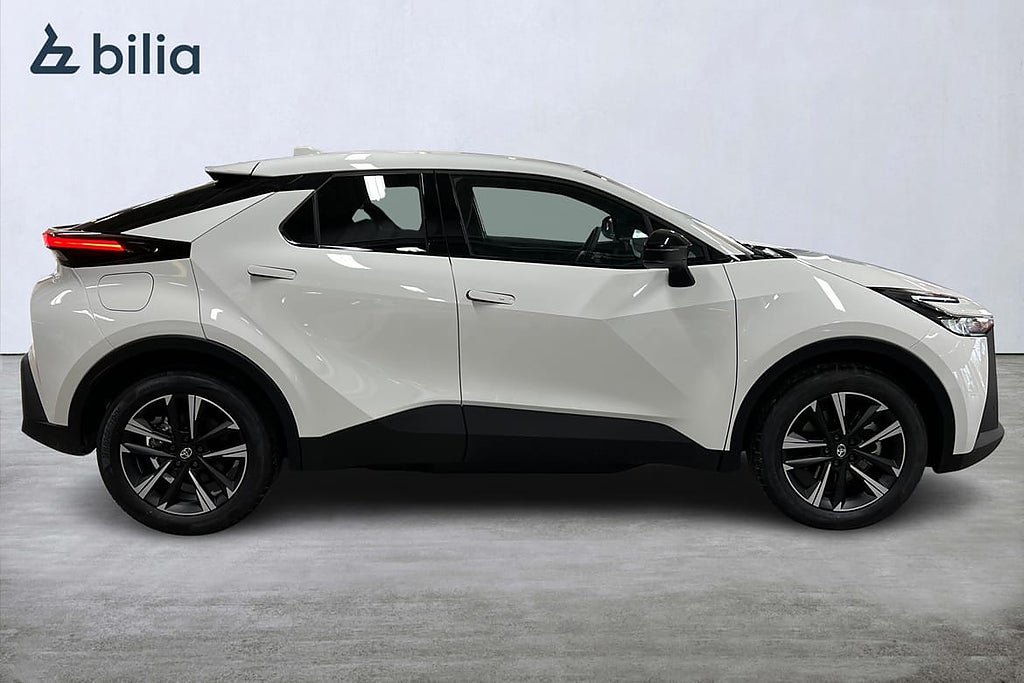 Vehicle Image 16