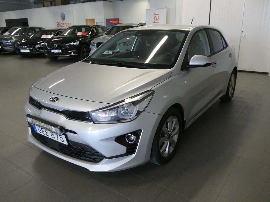 Vehicle Image 7