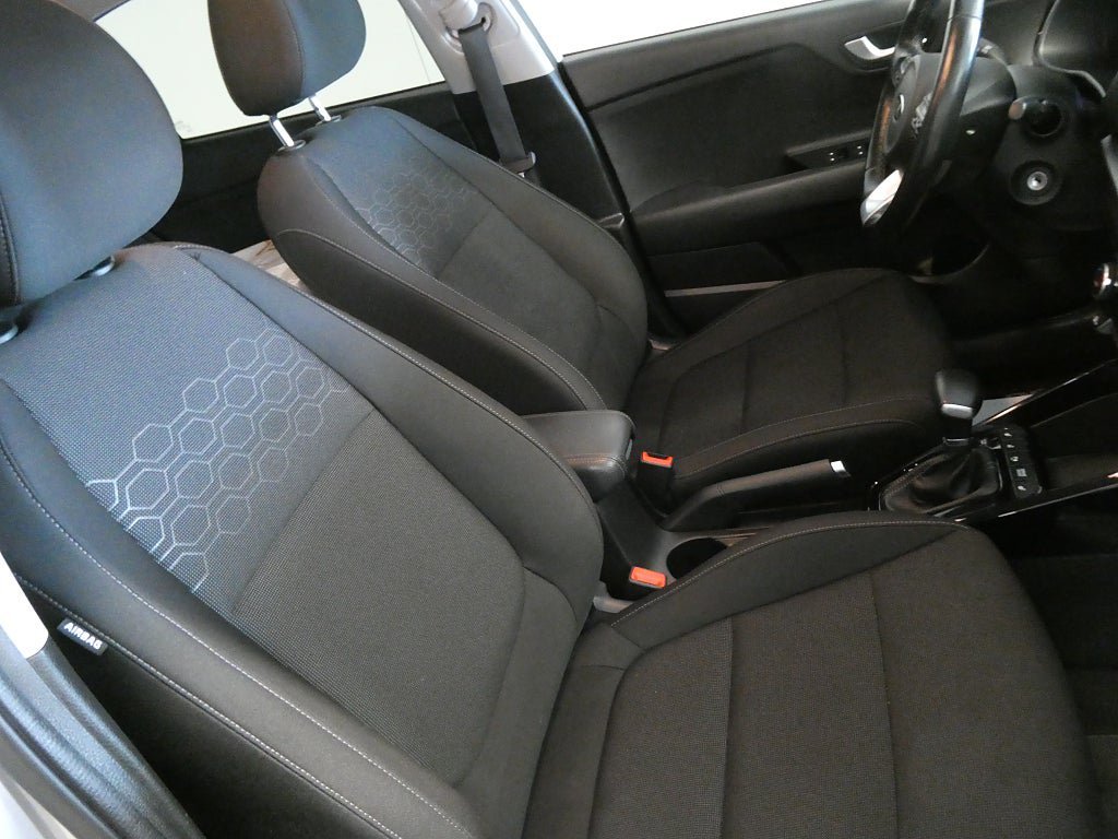 Vehicle Image 12