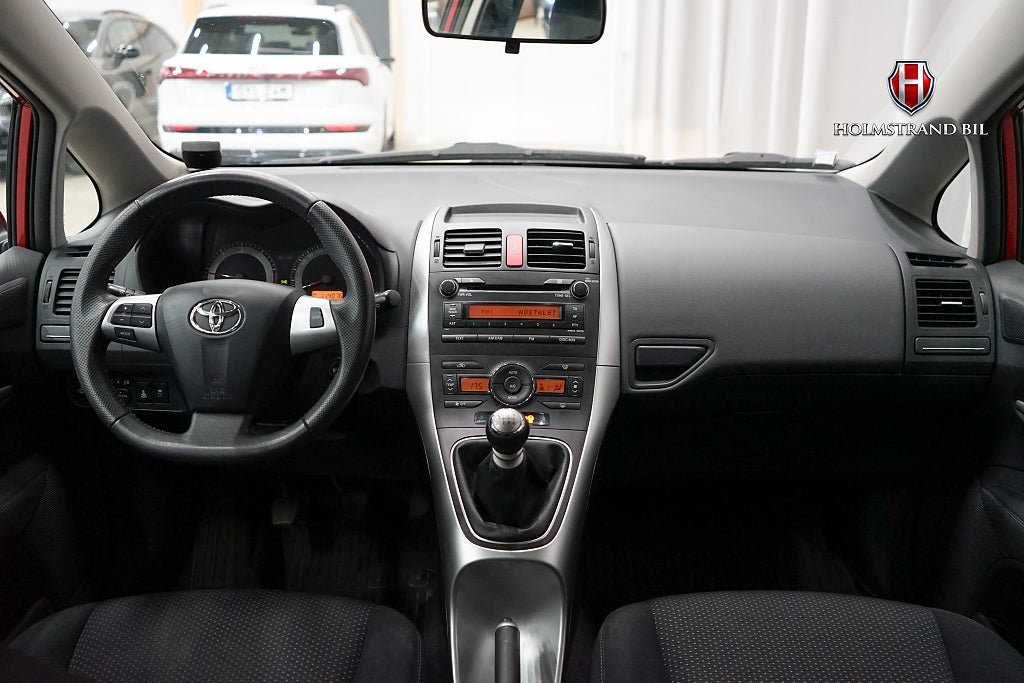 Vehicle Image 11