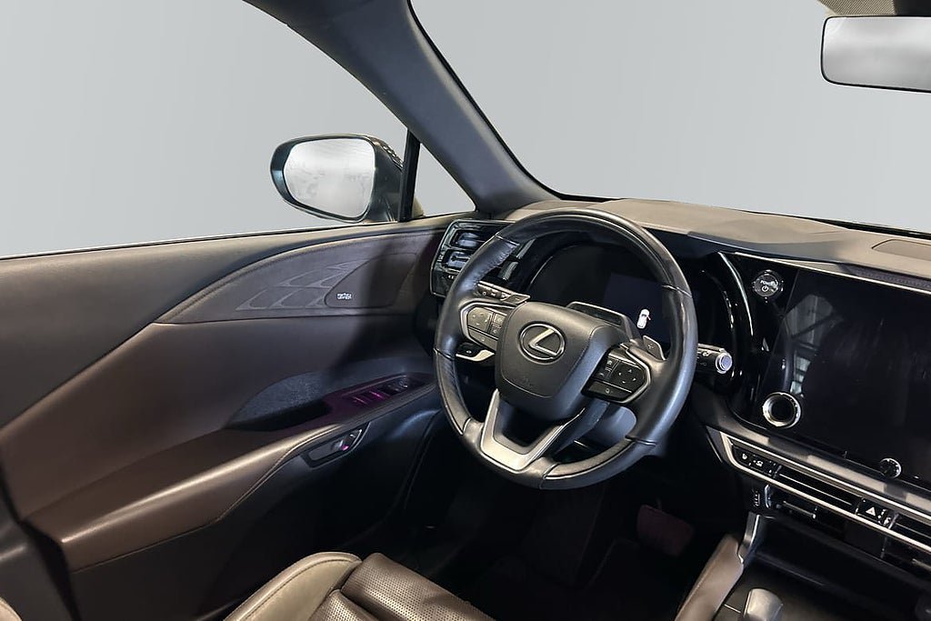 Vehicle Image 9