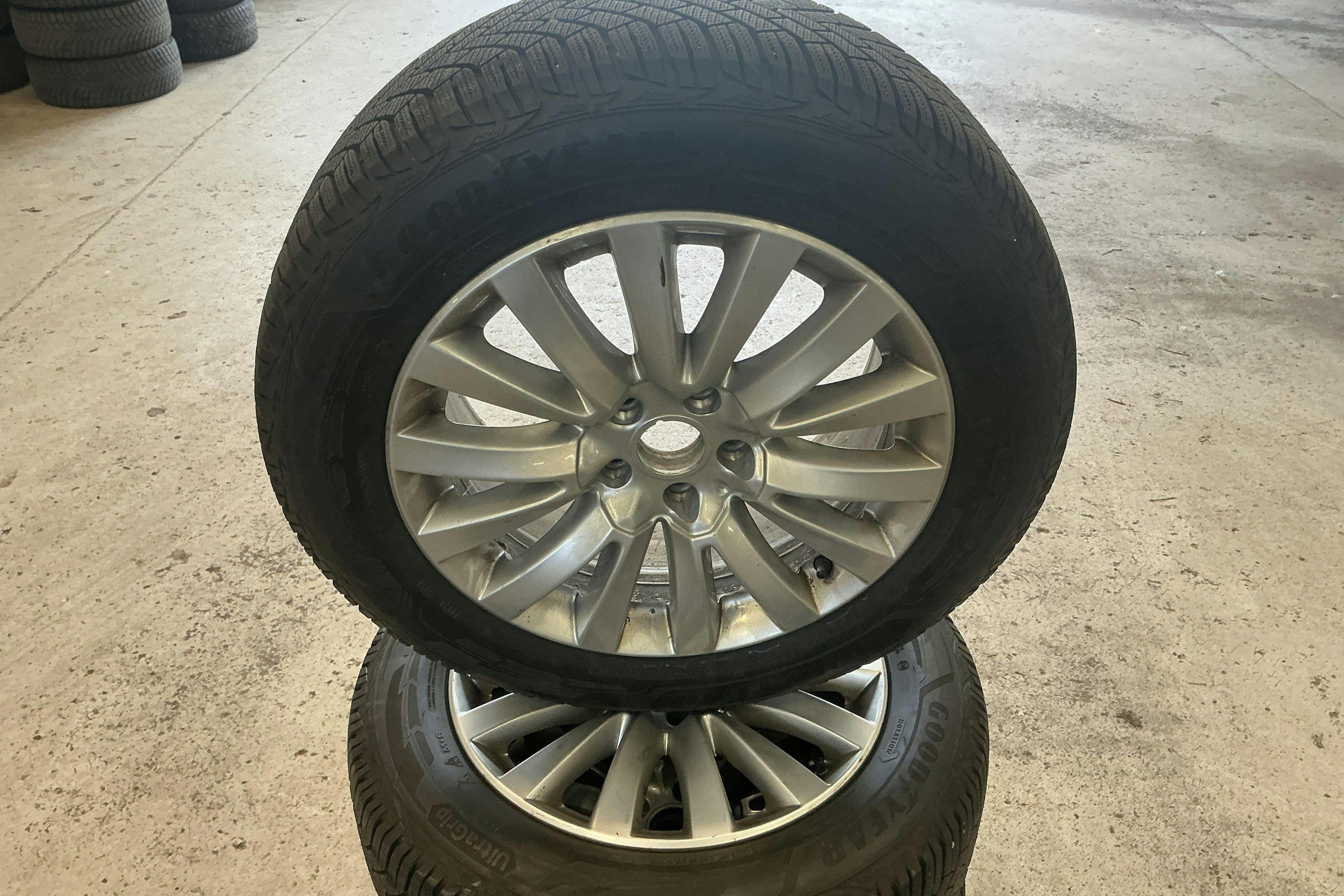 Vehicle Image 15