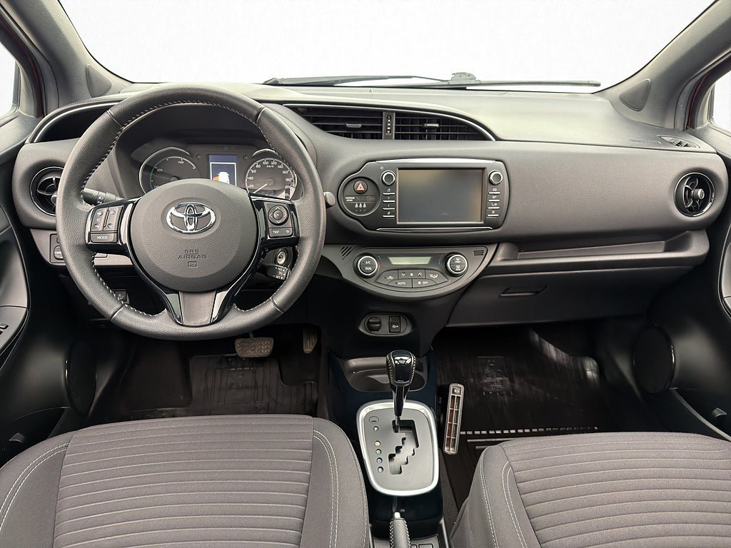 Vehicle Image 10