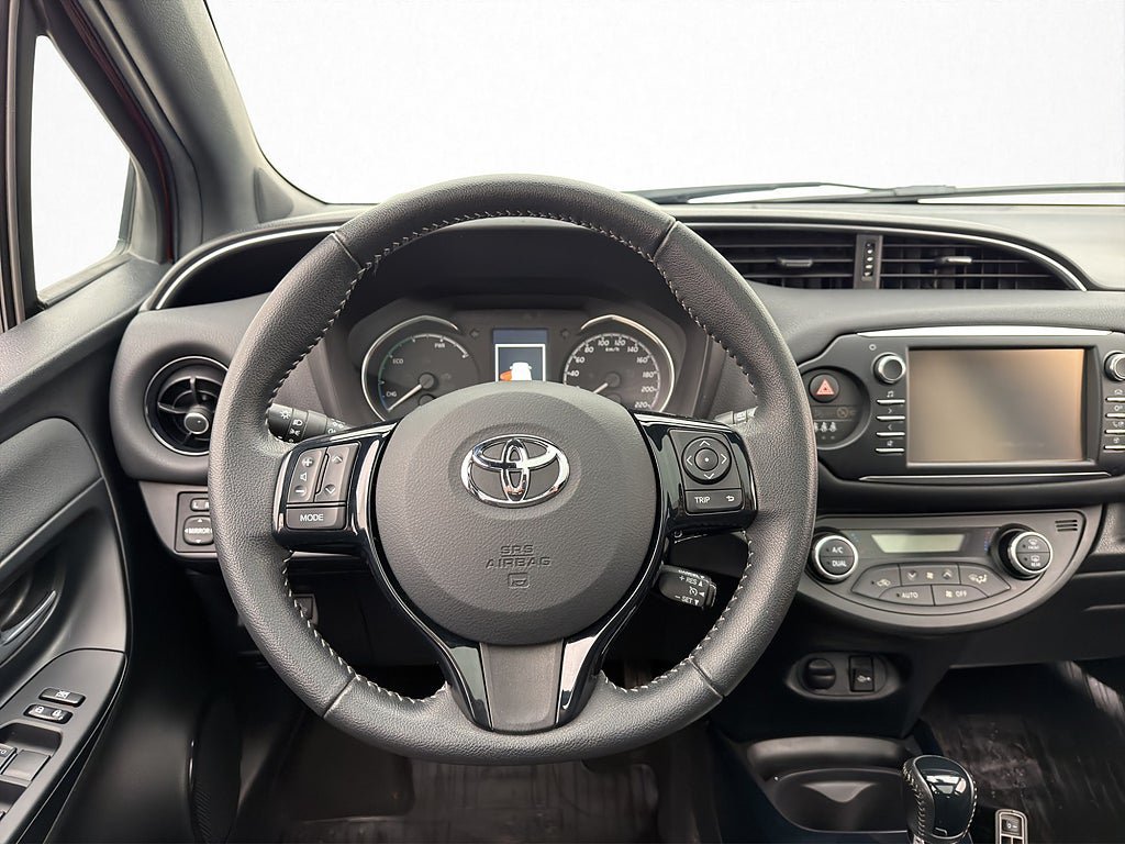Vehicle Image 11