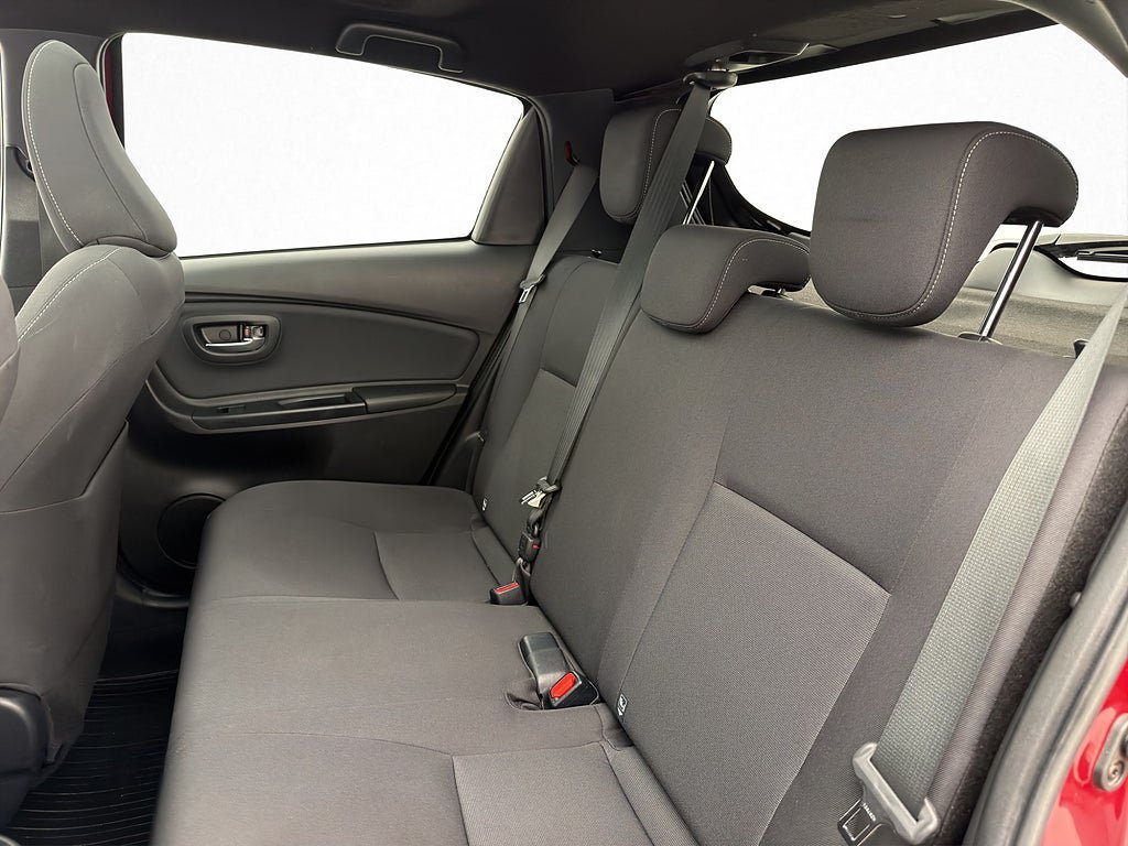 Vehicle Image 23