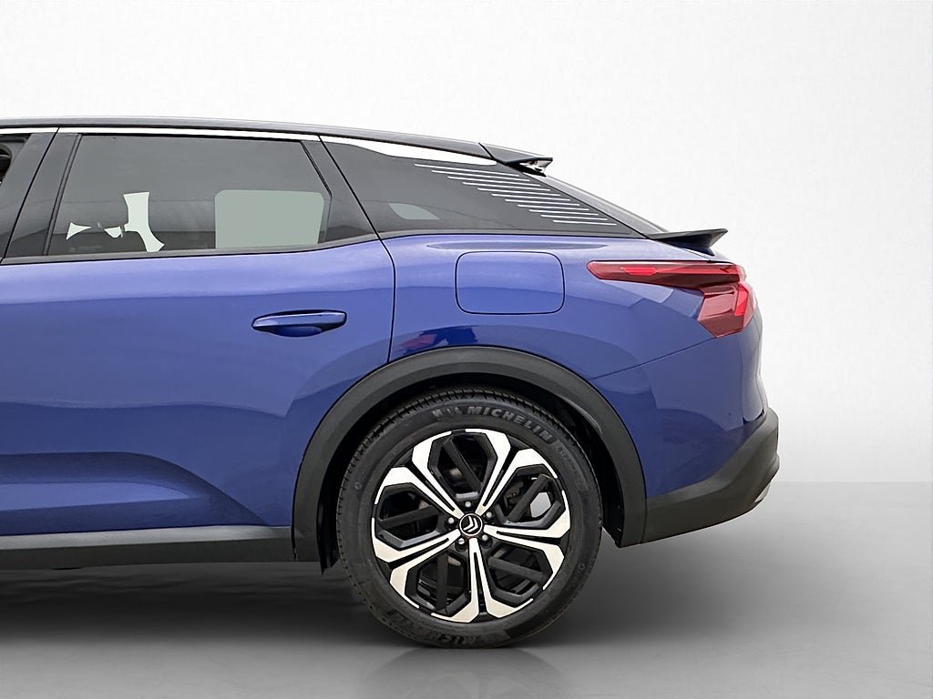 Vehicle Image 36