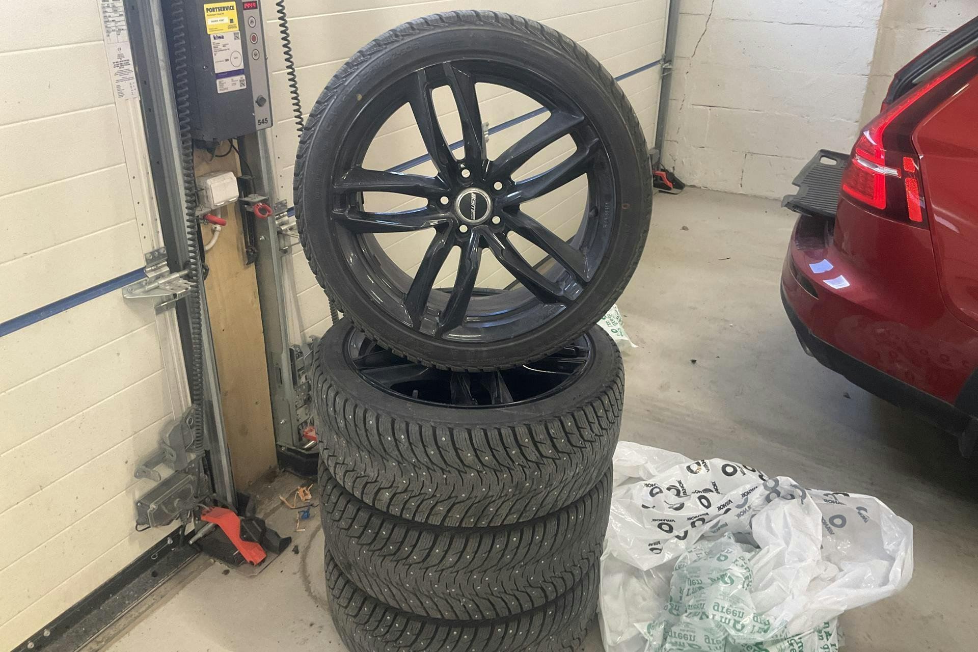 Vehicle Image 30