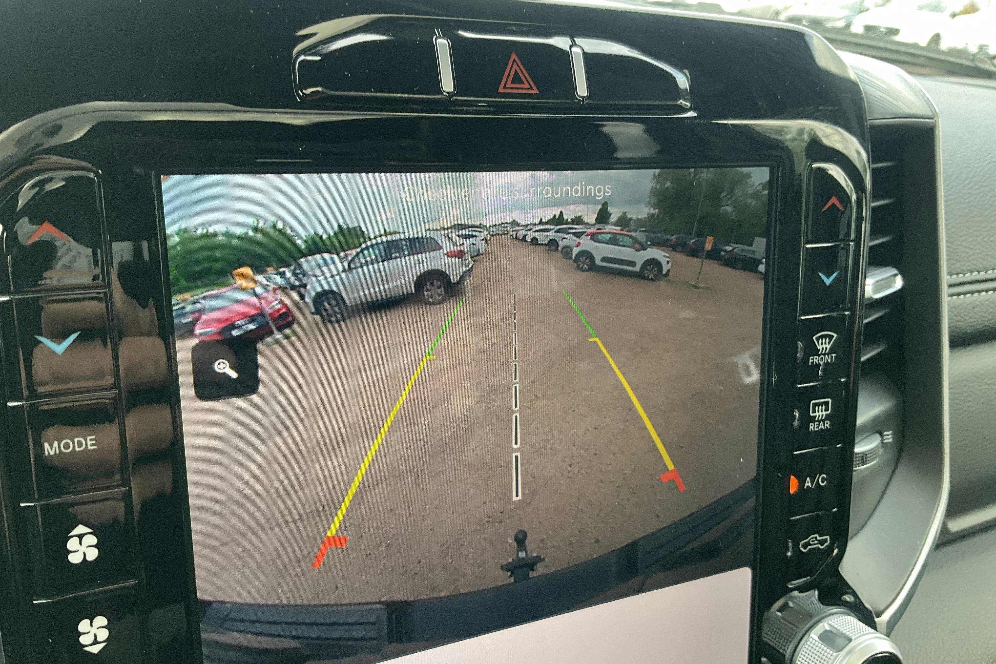 Vehicle Image 12