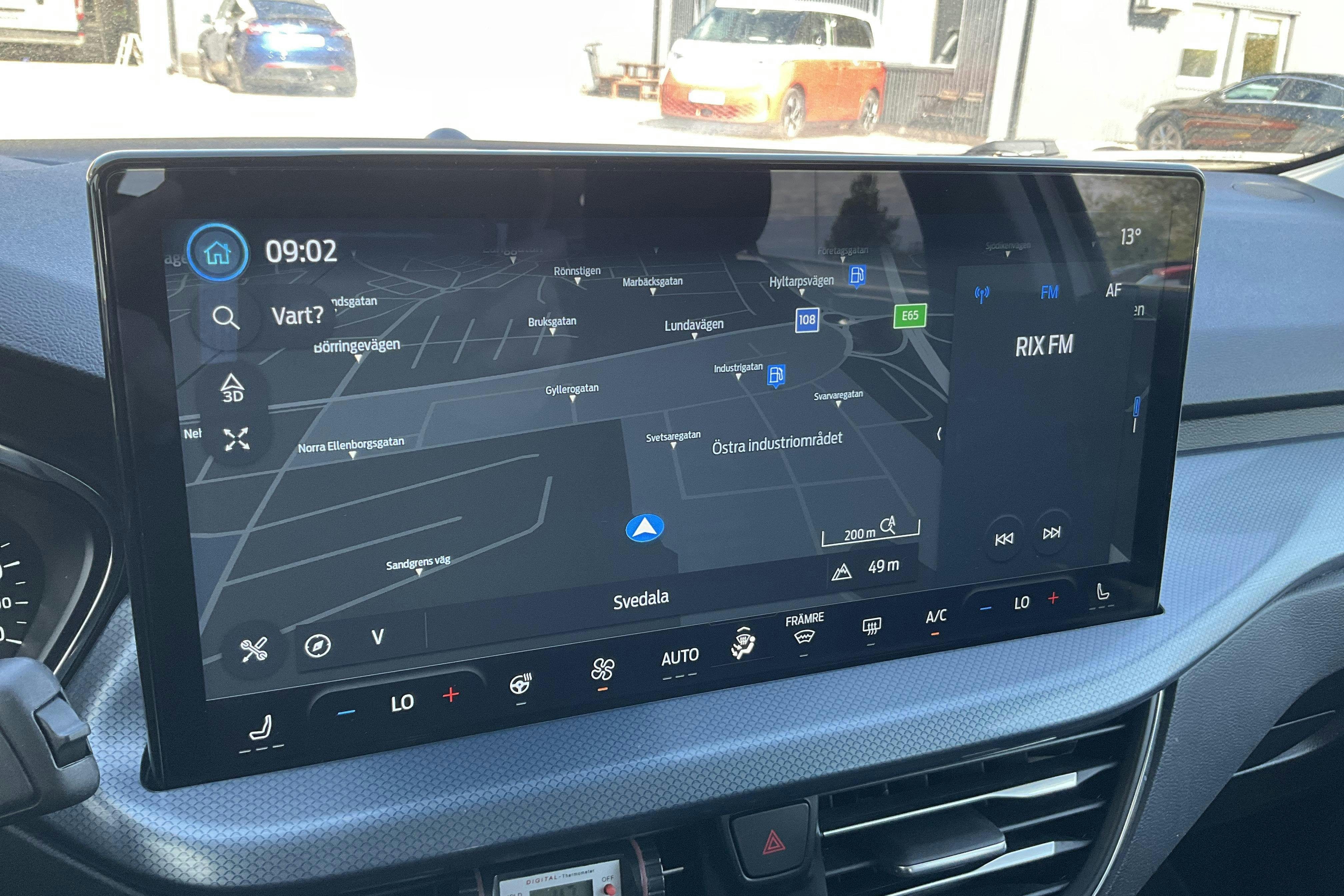 Vehicle Image 11
