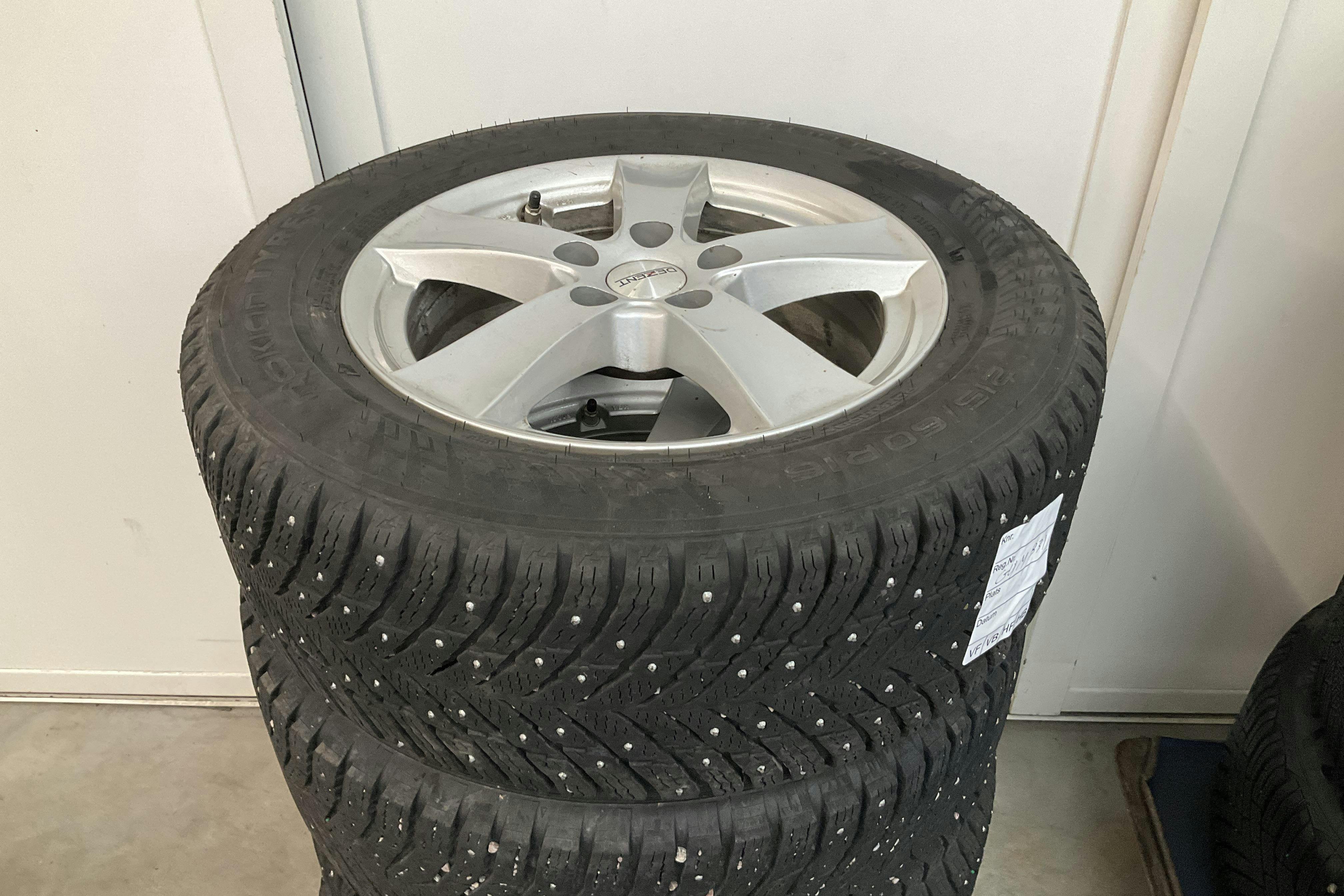 Vehicle Image 12