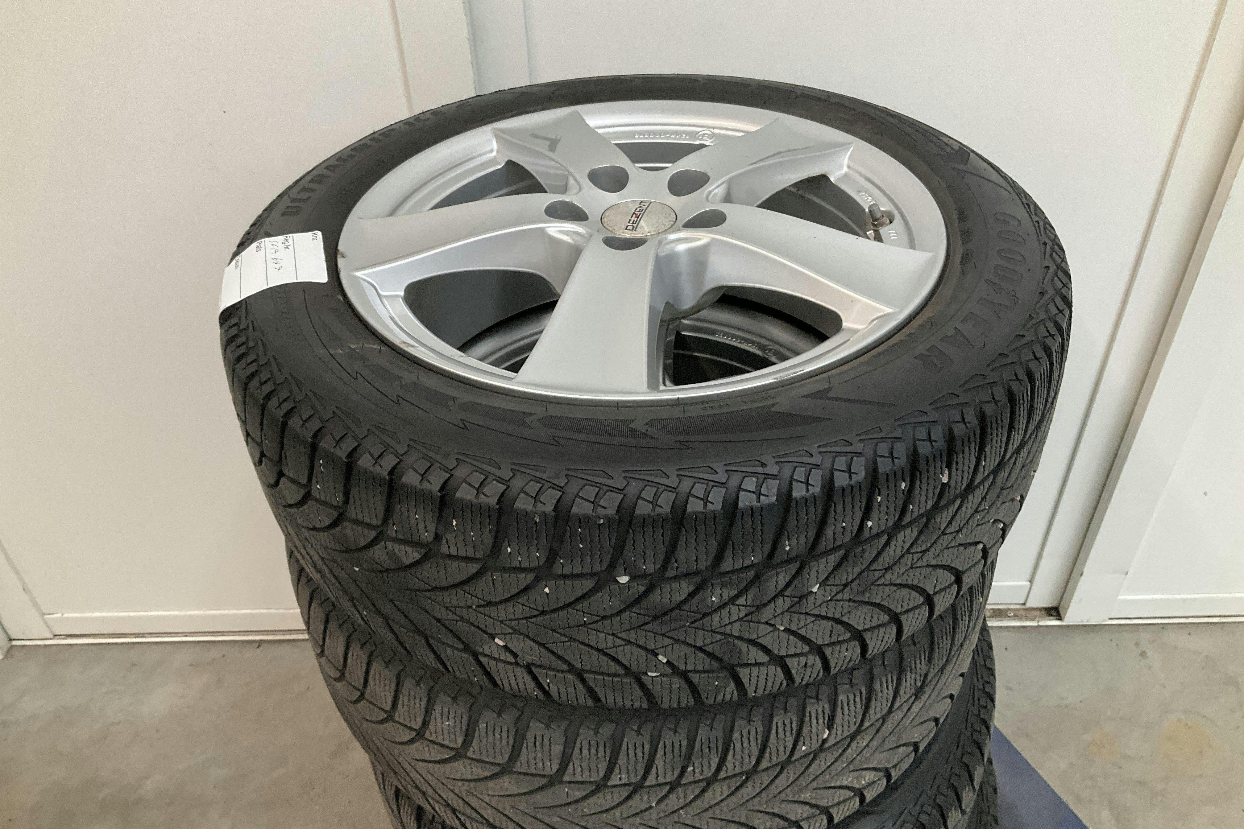 Vehicle Image 13