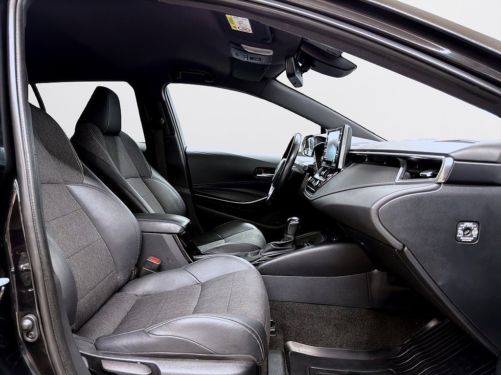 Vehicle Image 12