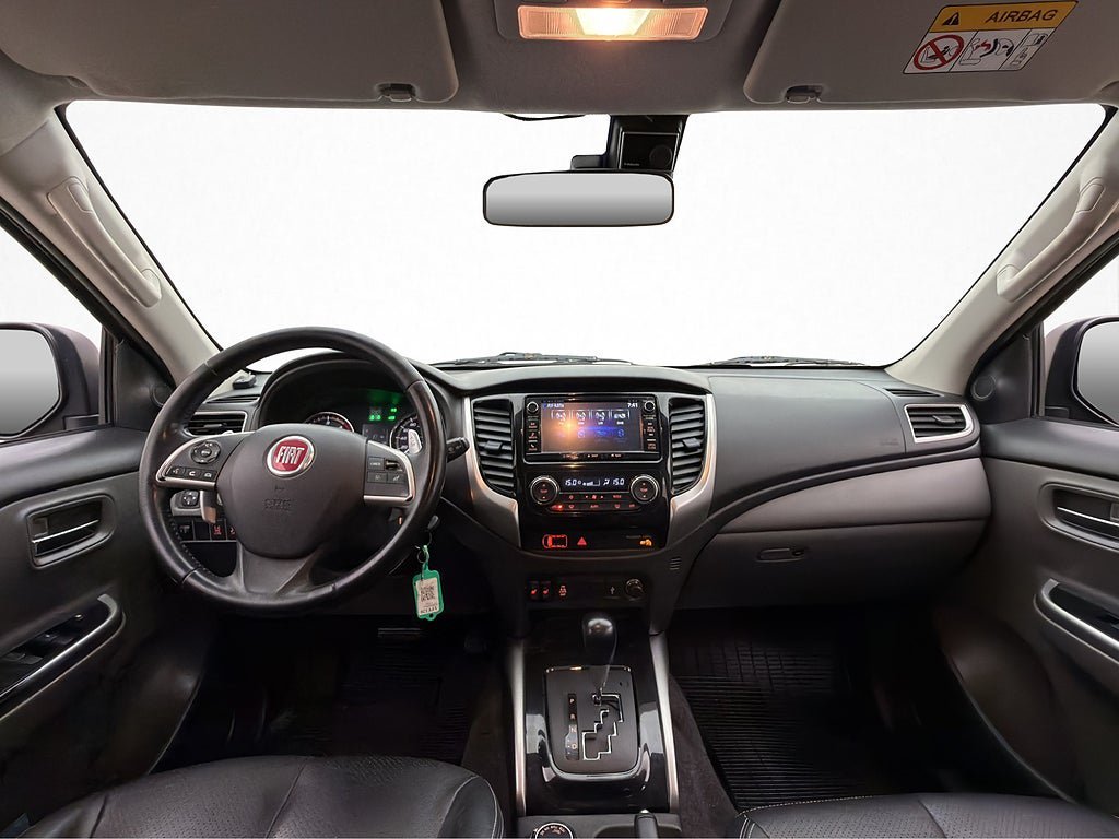 Vehicle Image 16