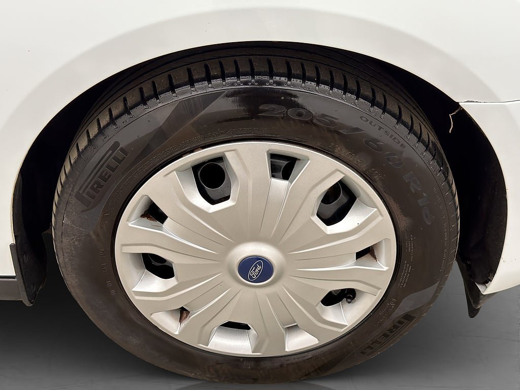 Vehicle Image 32