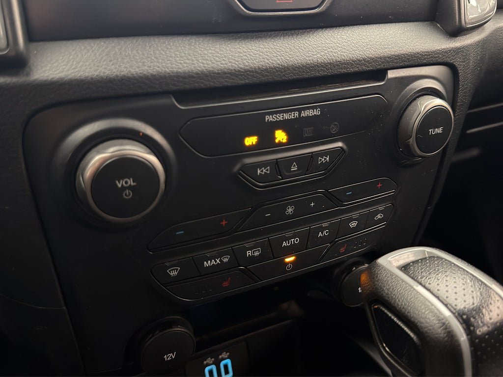 Vehicle Image 24