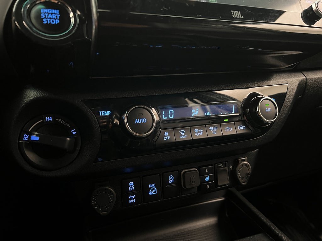 Vehicle Image 28