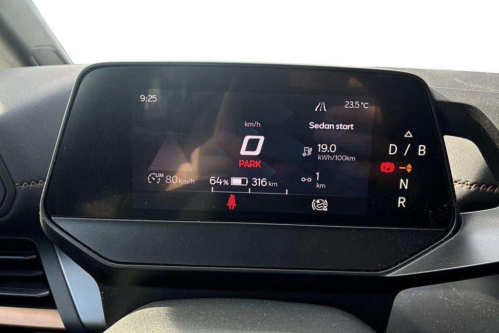 Vehicle Image 17