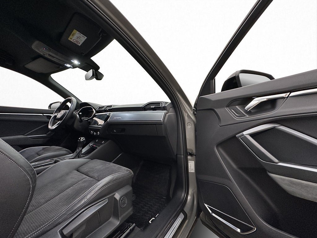 Vehicle Image 37