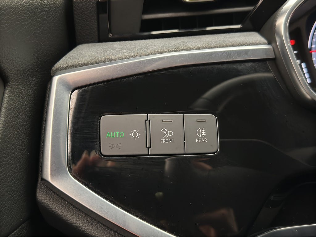 Vehicle Image 38