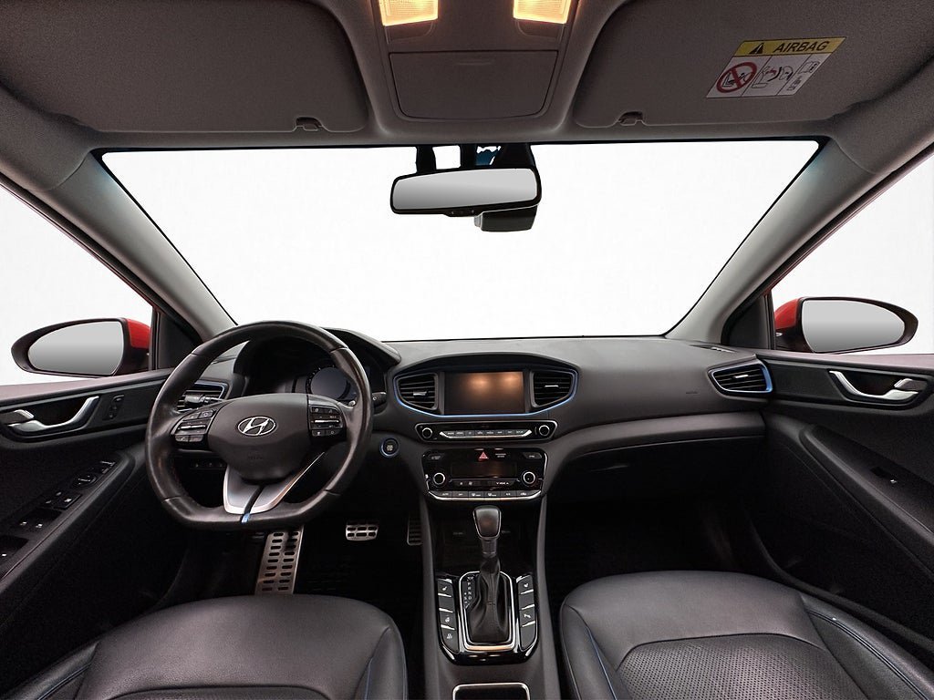 Vehicle Image 12