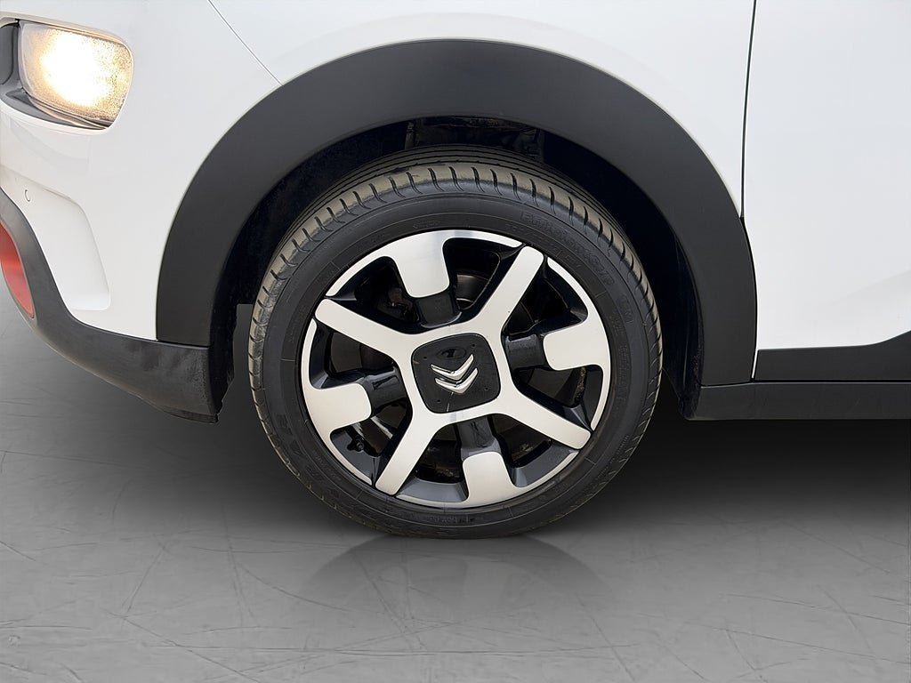 Vehicle Image 31