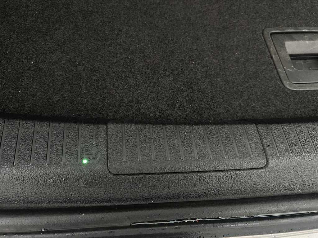 Vehicle Image 25