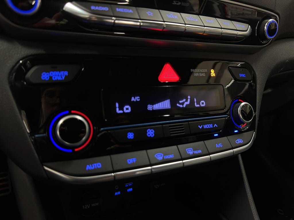 Vehicle Image 26