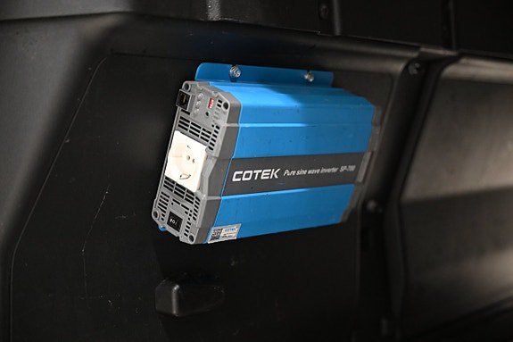 Vehicle Image 9