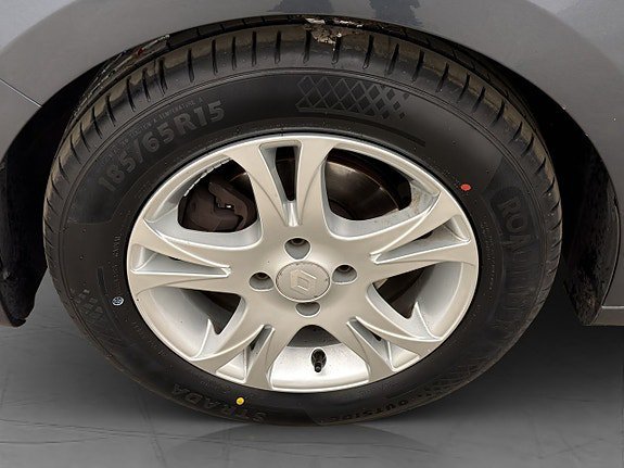 Vehicle Image 25