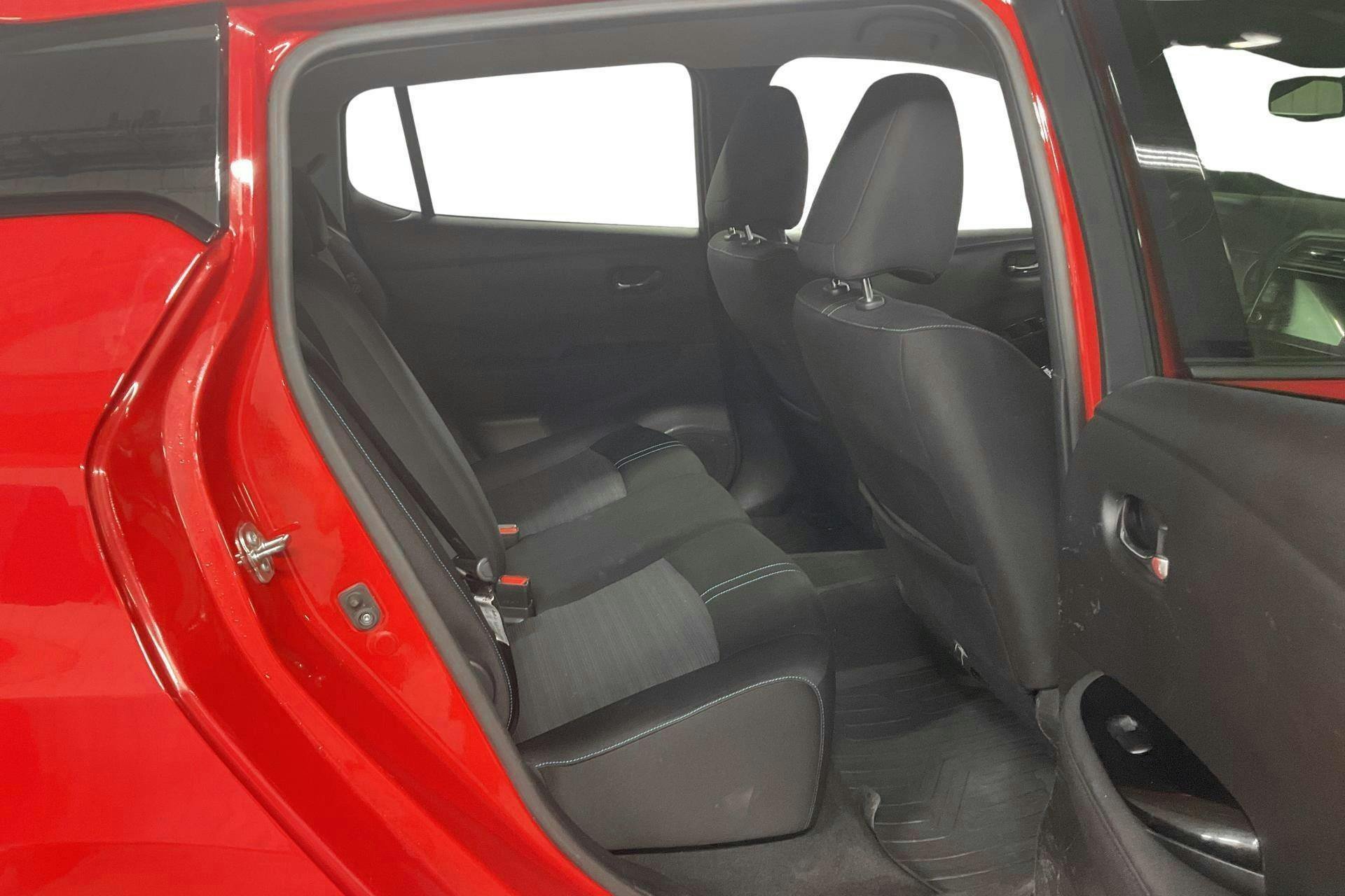 Vehicle Image 8