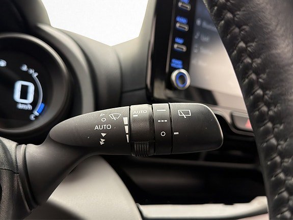Vehicle Image 23