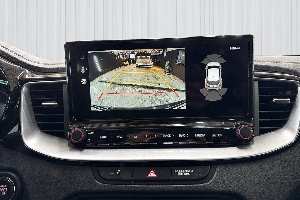 Vehicle Image 12