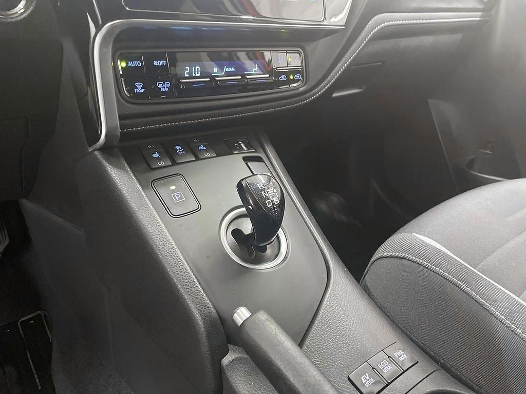 Vehicle Image 17