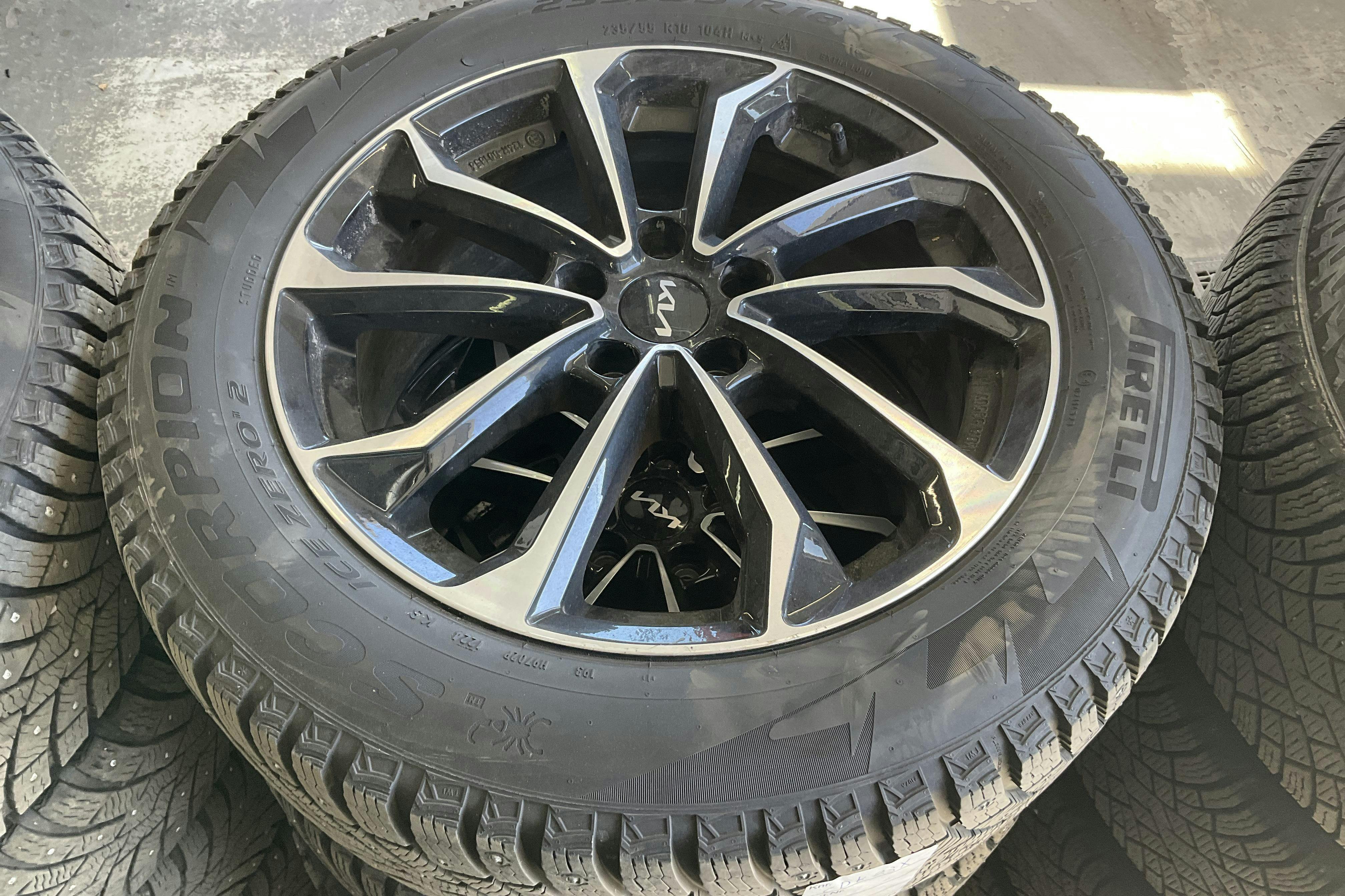 Vehicle Image 14