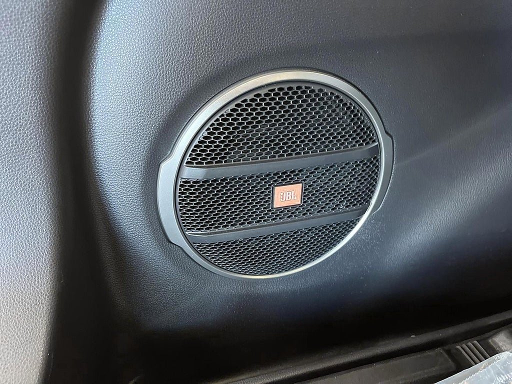 Vehicle Image 21
