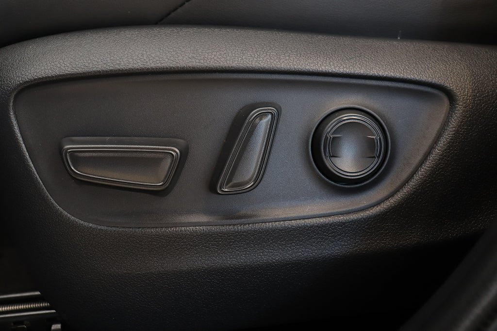 Vehicle Image 17