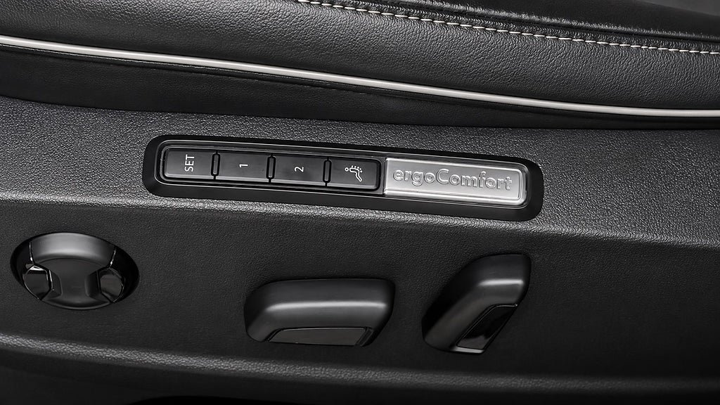 Vehicle Image 25
