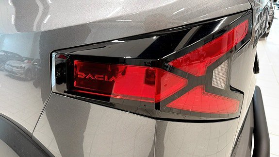 Vehicle Image 24
