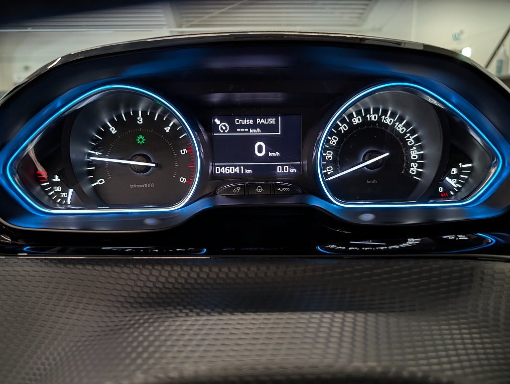 Vehicle Image 12