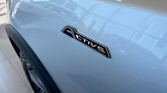 Vehicle Image 23