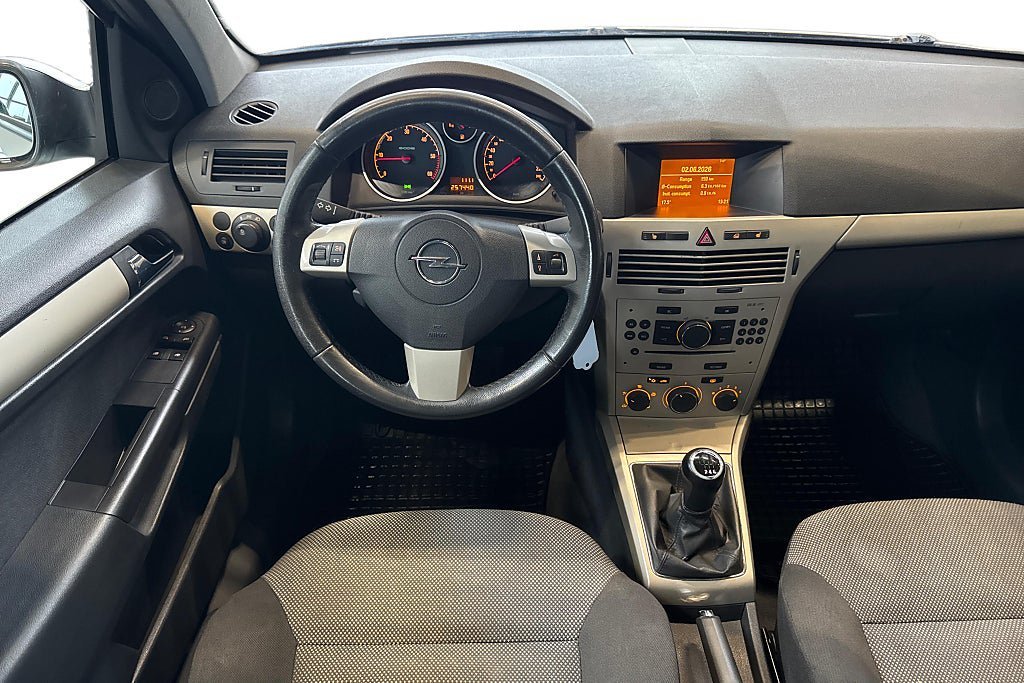 Vehicle Image 12