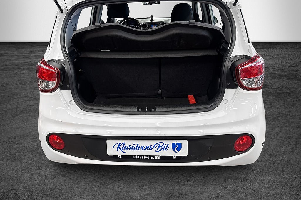 Vehicle Image 12