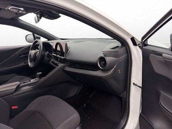 Vehicle Image 25