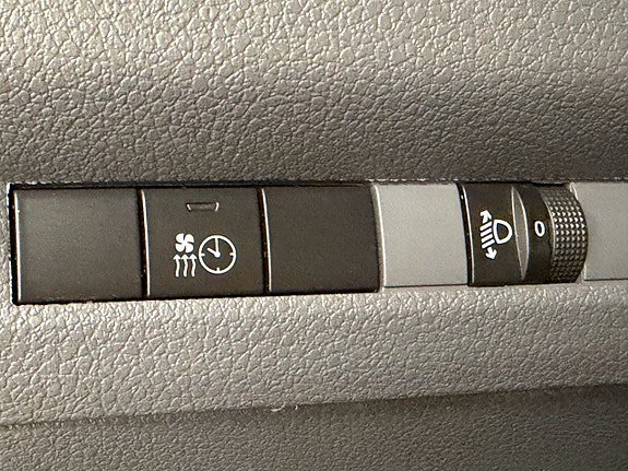 Vehicle Image 24